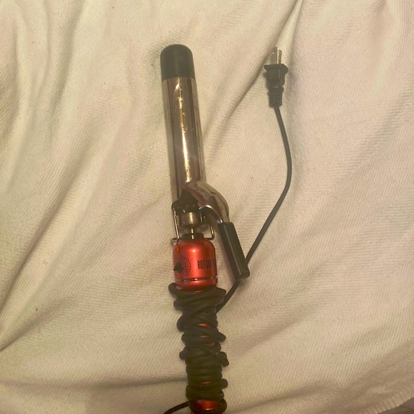 Hot pink curling iron - Picture 1 of 1